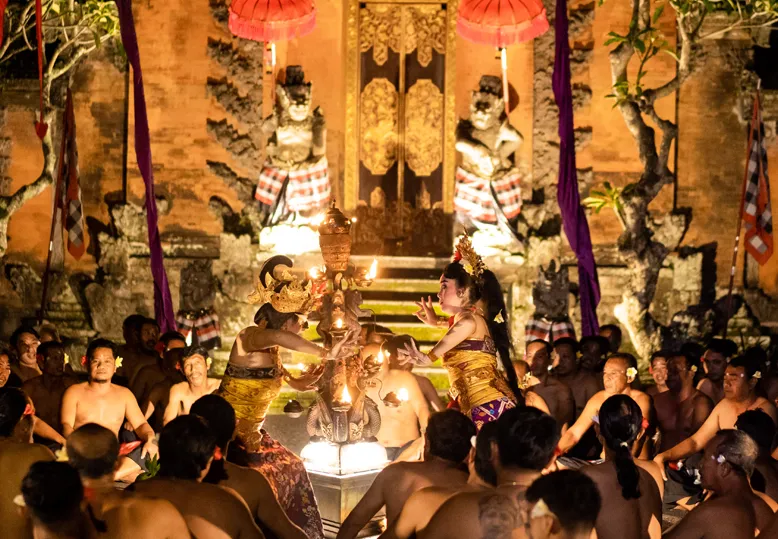 Kecak Fire Dance Show at Puri Peliatan Ubud - Image 4